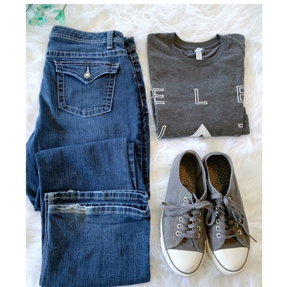 Apt. 9 Denim - Apt 9 Bootcut Blue Denim Jeans.